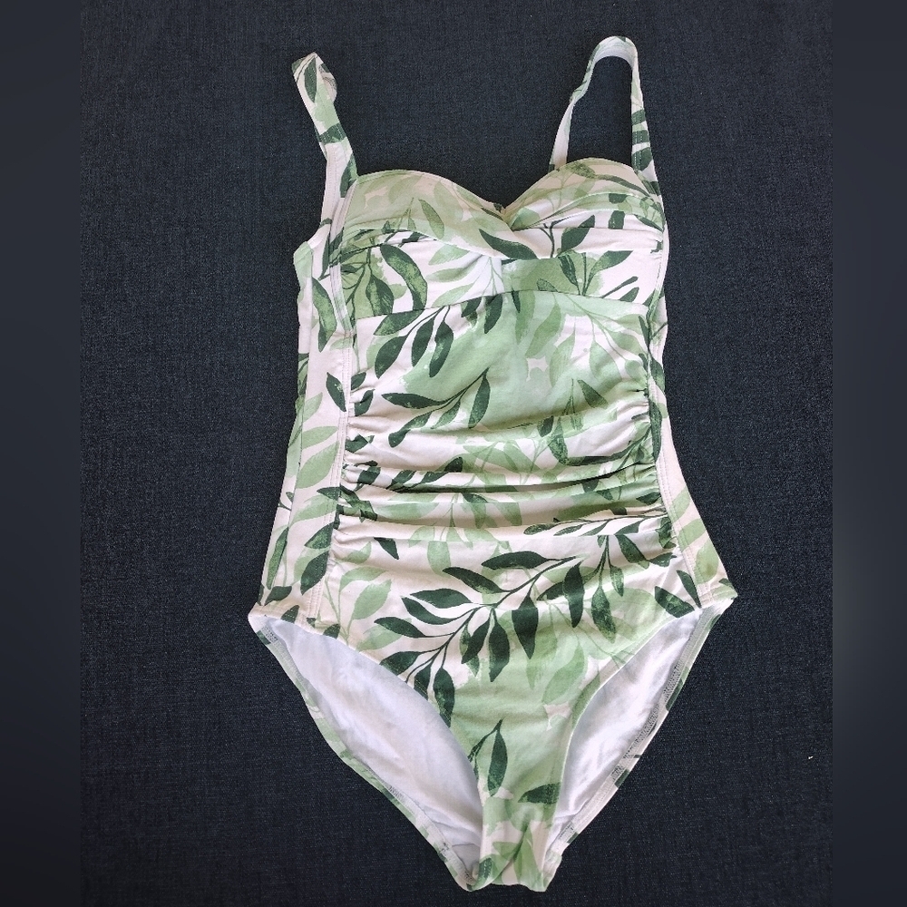 Nip Tuck Oasis Green Joanne Twist Front Women Green Leaf One Pc Swimsuit Sz 4